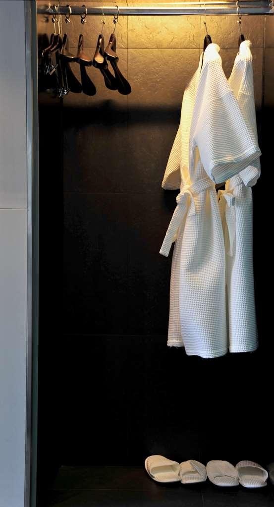 Best Western Sukhumvit 20 Bangkok Oda fotoğraf